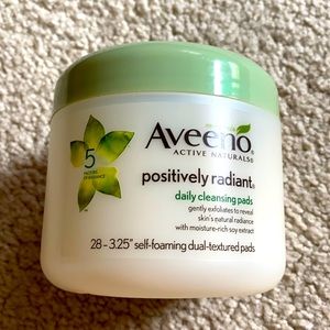 Aveeno Positively Radiant Cleansing Pads - Sealed!